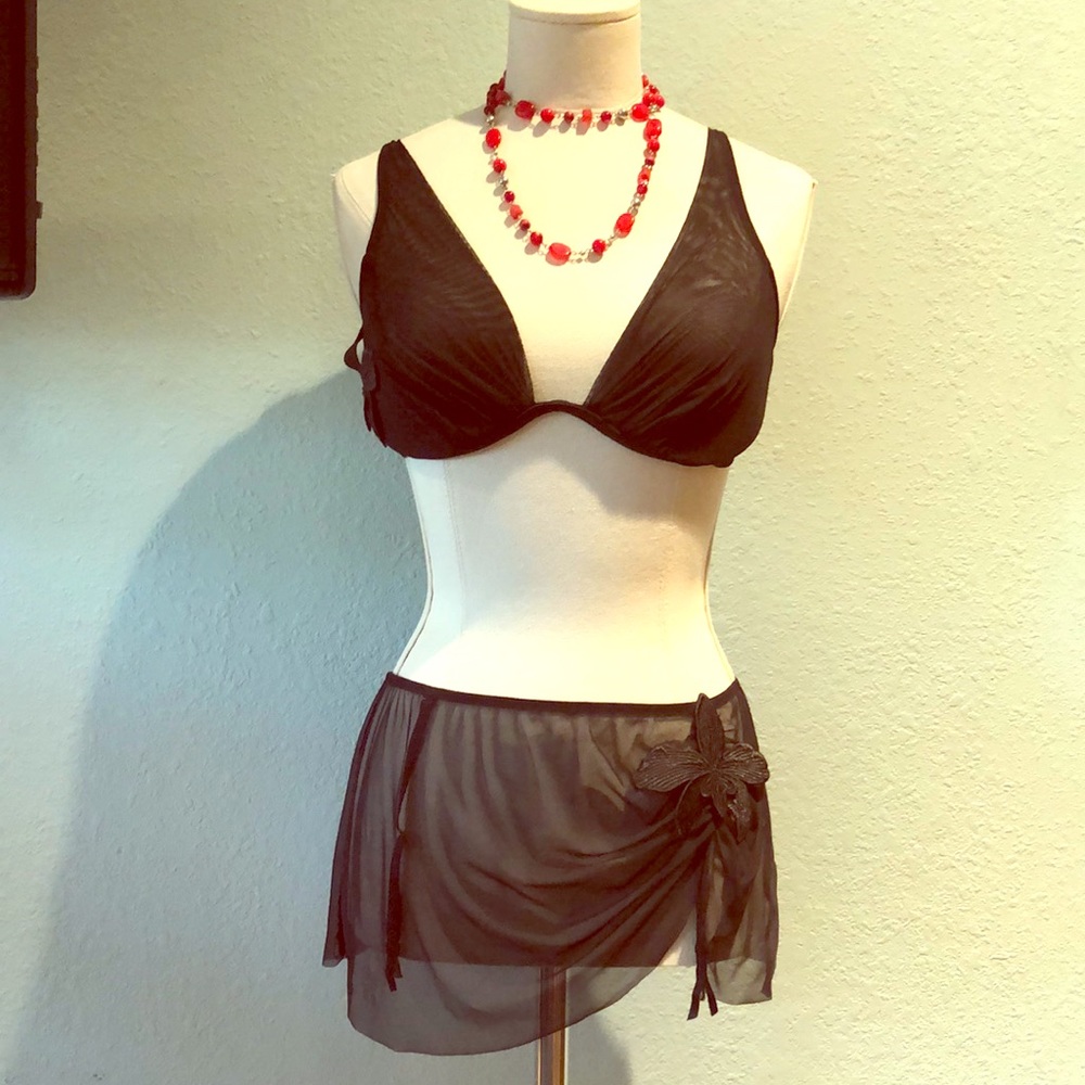 Very Sexy Bra, Garter & Panty Set